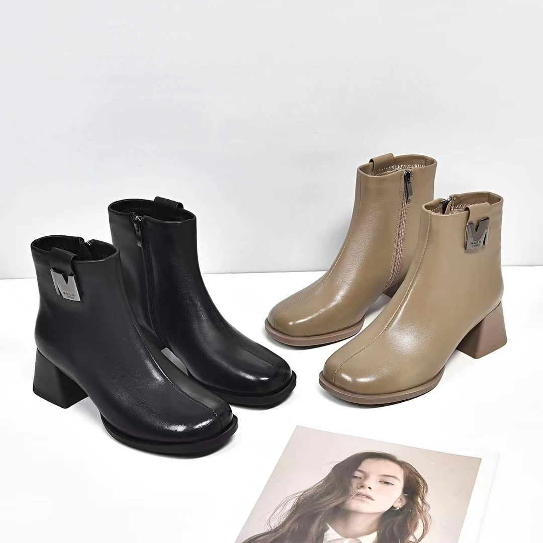 07-7-5703女士羊皮时尚百搭马丁靴