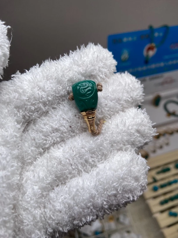 原矿绿松石三通AA404