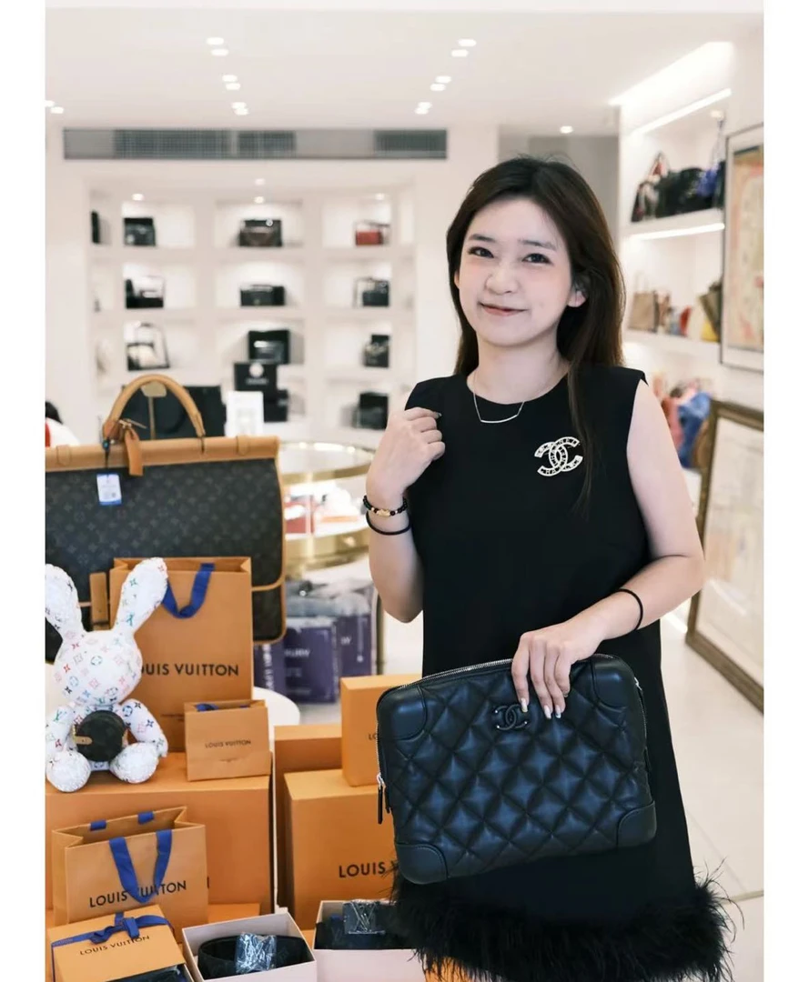 95新 Chanel/香奈儿 展会外场！黑银相机盒子手包
