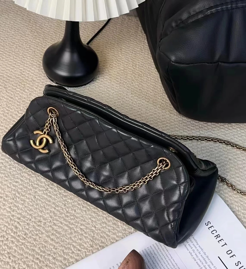 95新 Chanel/香奈儿 黑金保龄球包 32cm 10103357