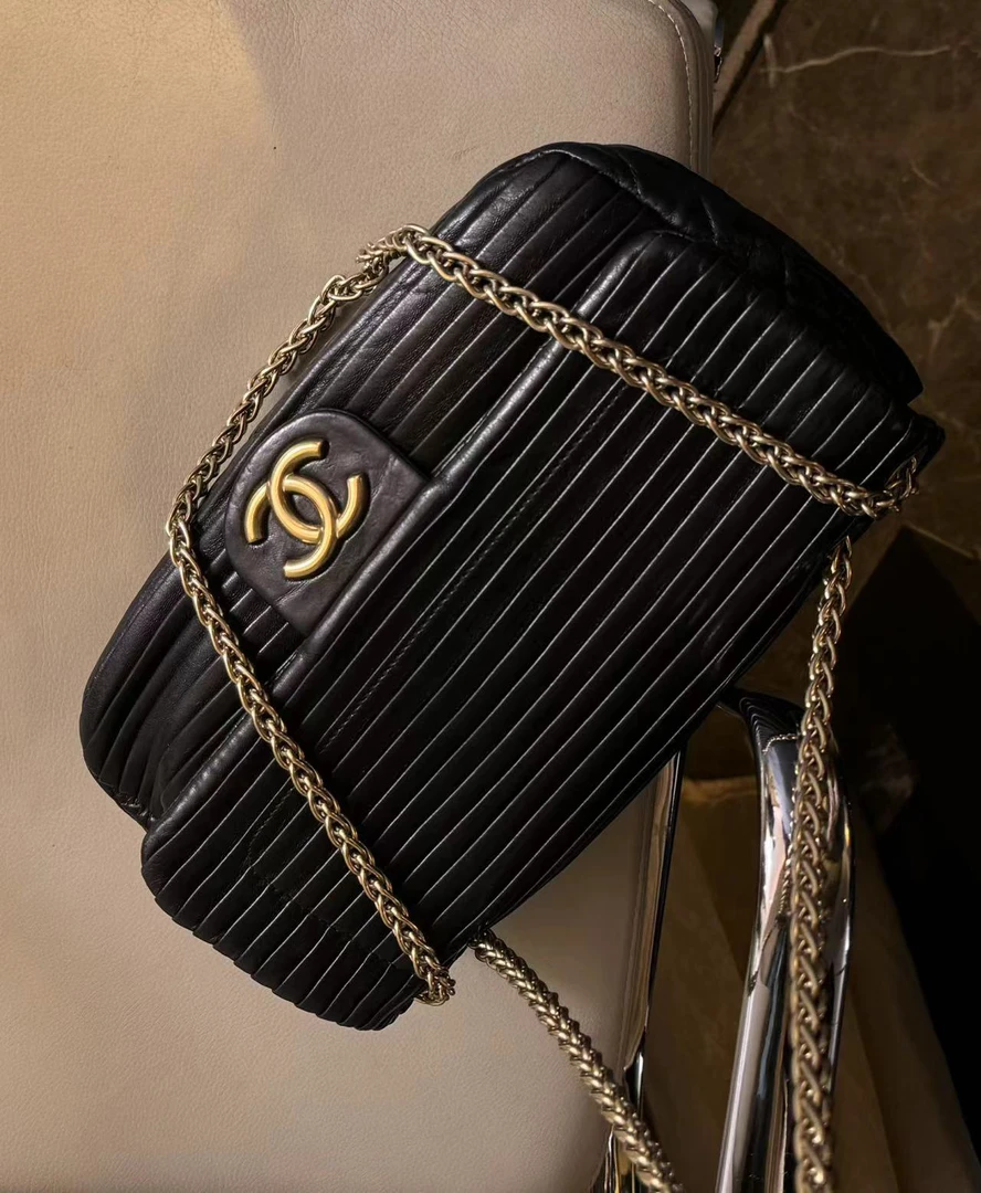 95新 Chanel/香奈儿 展会外场  黑金高稀条纹CF包