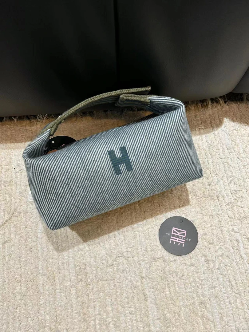 全新未使用 Hermes/爱马仕 新款饭盒小号hobo包 20cm 9339687