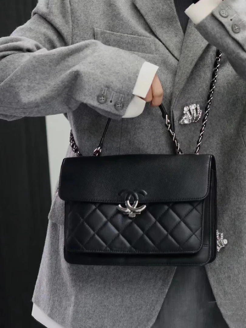 95新  黑黑中古/Chanel 黑银 牛皮拼接 古巴扣 口盖包 6321266