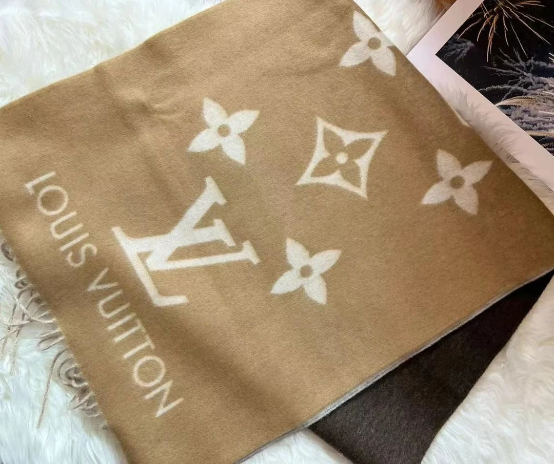 全新未使用  黑黑中古/lv 双面 羊绒 围巾 6205159