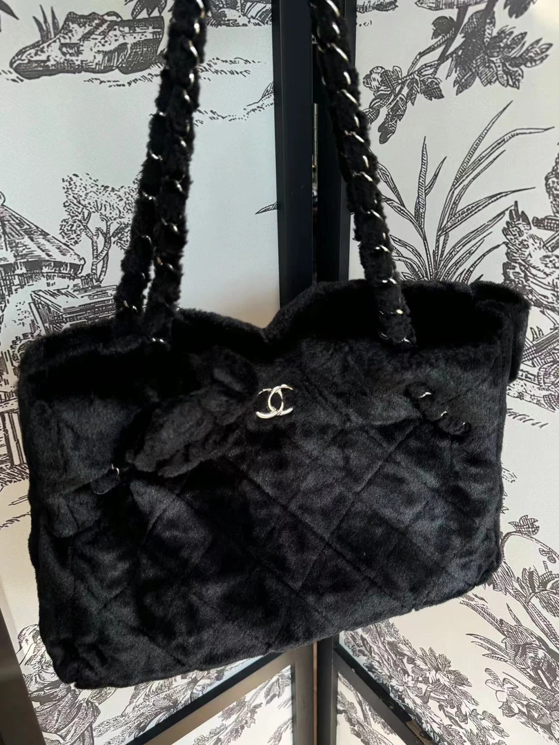 95新 Chanel/香奈儿 黑银毛毛托特包 36cm 5974897