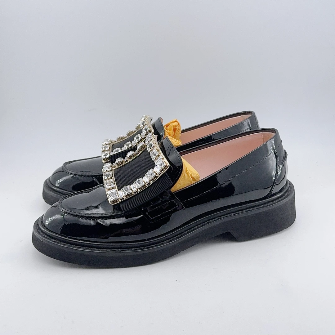 99新 Roger Vivier/罗杰·维威耶 38码/黑色漆皮方钻钻扣乐福鞋