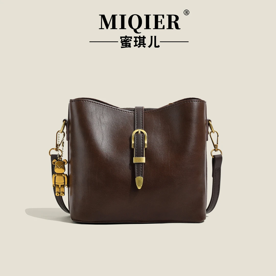 时尚简约风复古水桶包2024新款大容量通勤包精致百搭单肩斜挎包