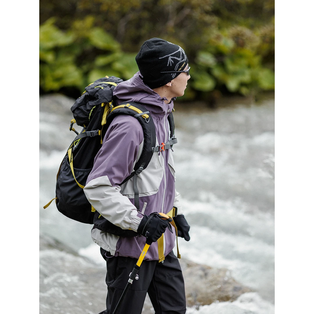 男户外徒步登山秋季冲锋夹克上衣 防水防风拼色外套潮