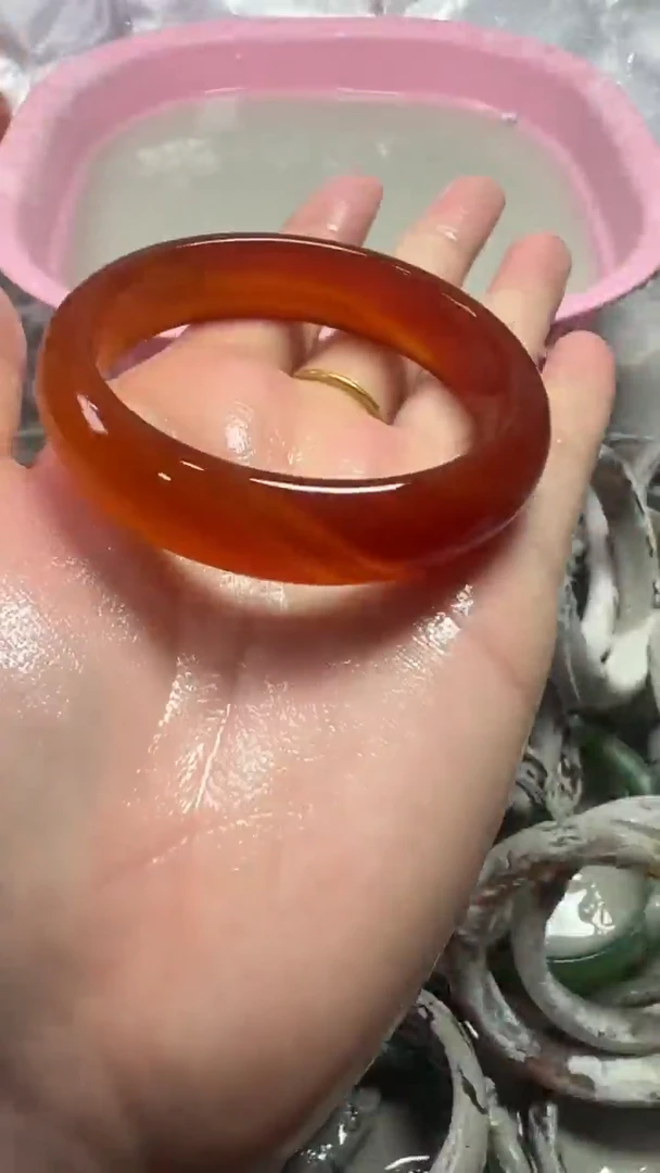 【闪购商品】石英质玉手镯未镶嵌72