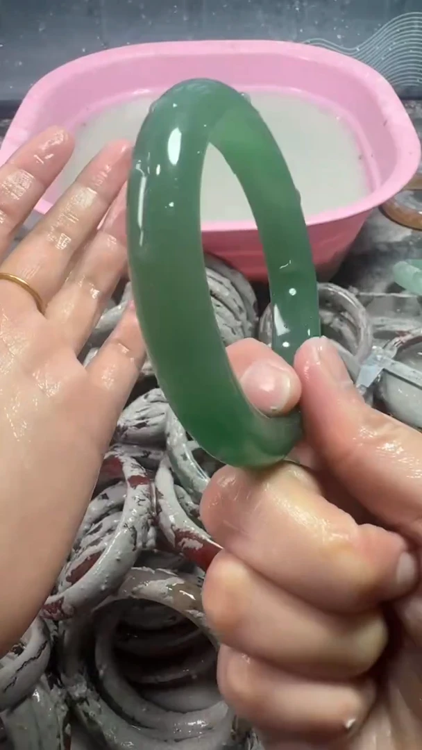 【闪购商品】石英质玉手镯未镶嵌64 6364