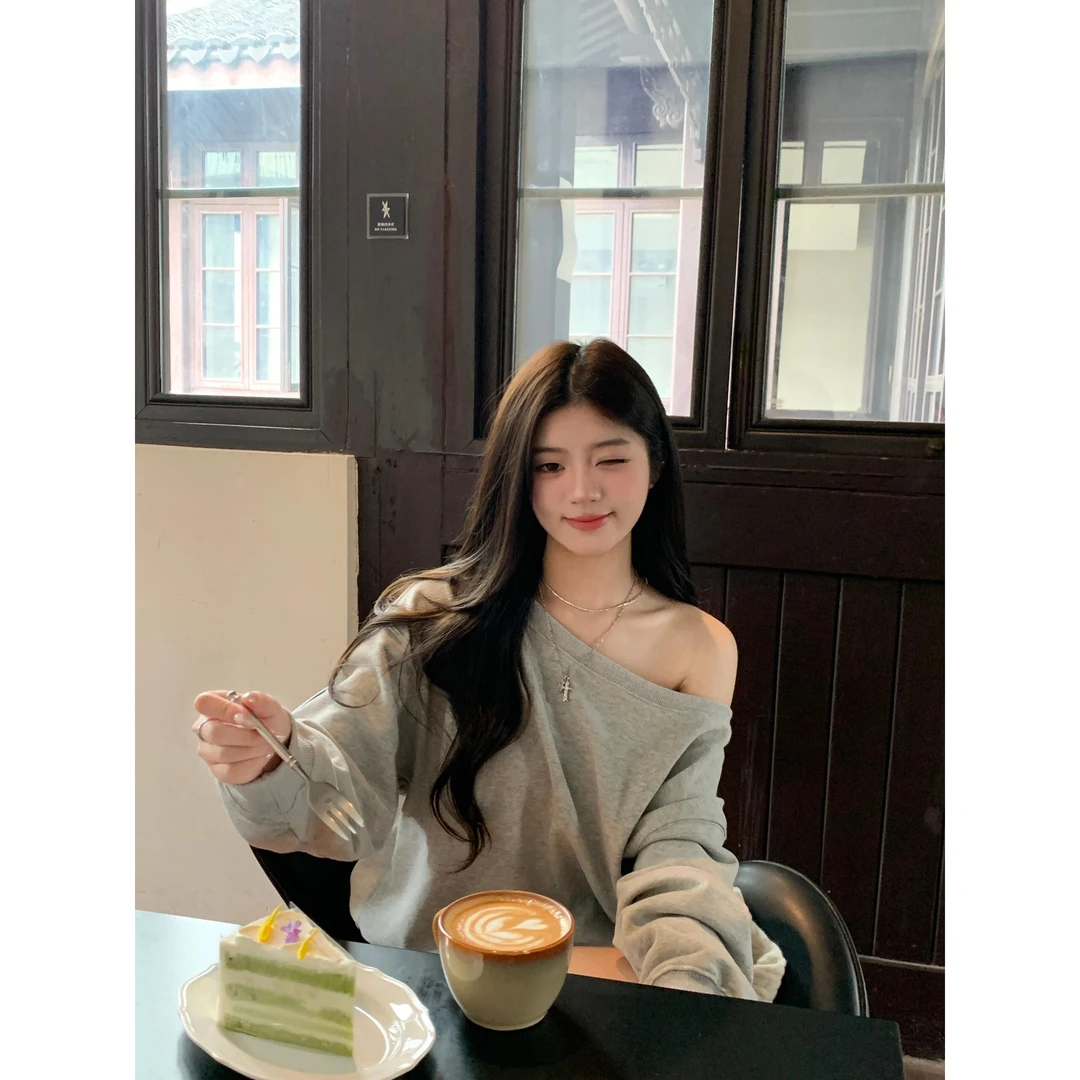 新款美式慵懒斜肩卫衣女早秋季2025松弛感oversize甜辣妹长袖上衣