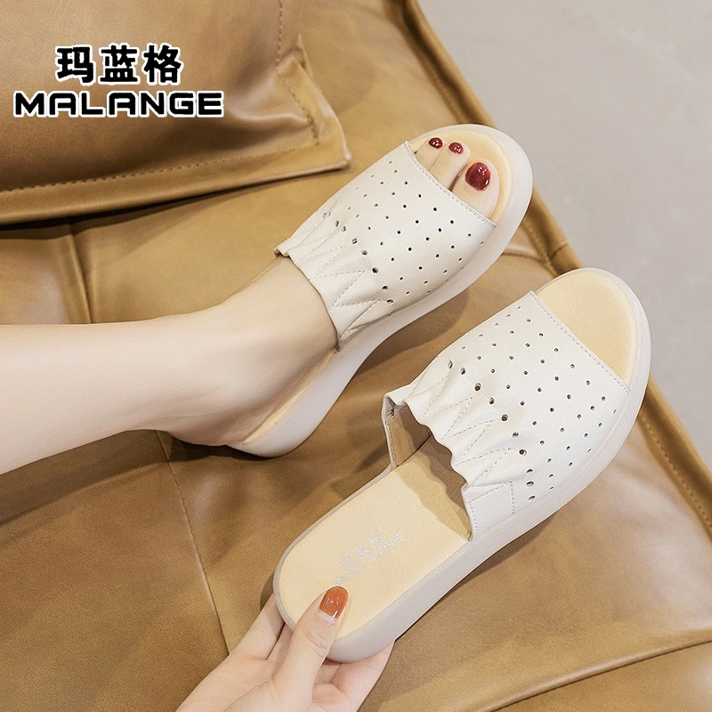 真皮凉拖鞋女夏外穿中跟外出坡跟凉鞋中年妈妈防滑牛筋底一字凉拖