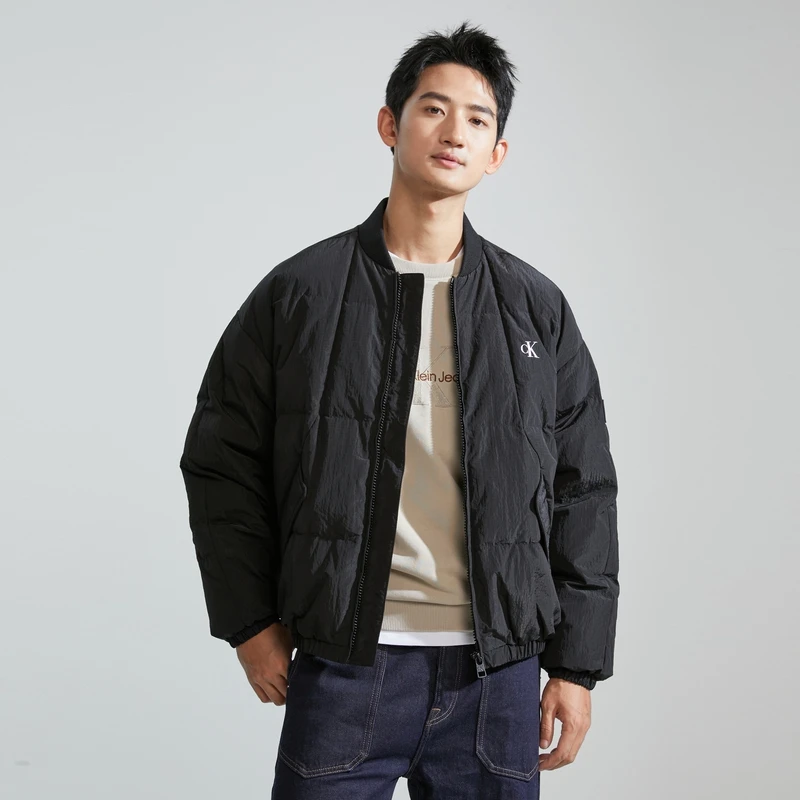 CK Jeans23秋冬新款男士简约印花暗格纹棒球领羽绒服J324429