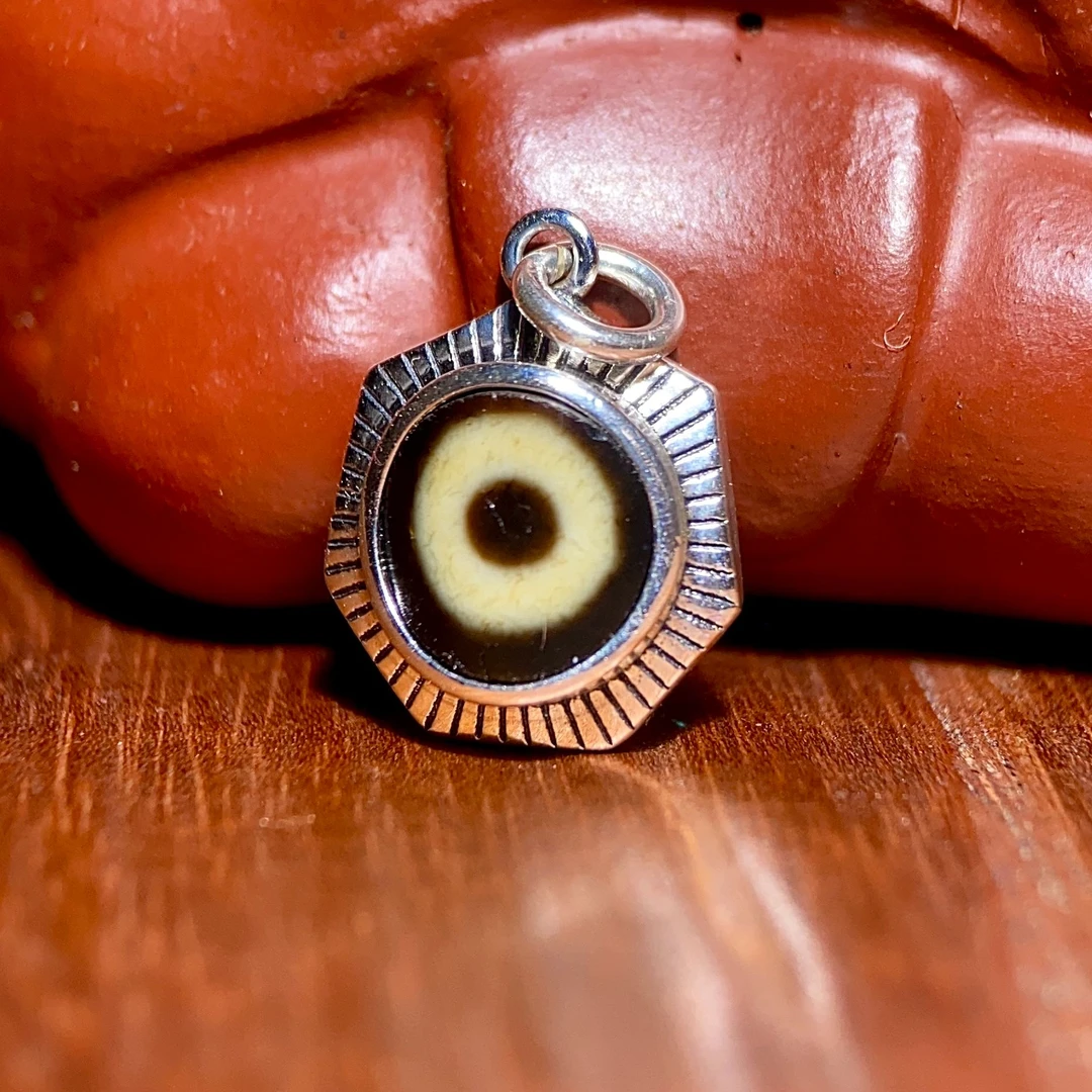 【吾柿古风】金刚贝贝手工台珠镶嵌文玩藏传风化复古925银侧挂