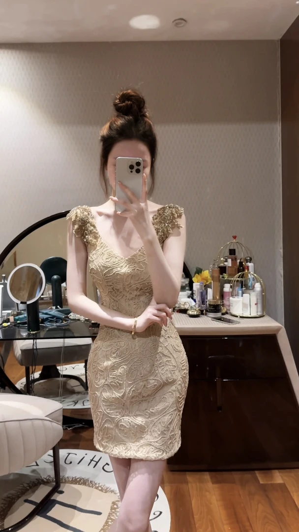 重工盘花 蕾丝无袖连衣裙子女夏季高级感性感气质收腰包臀裙8872