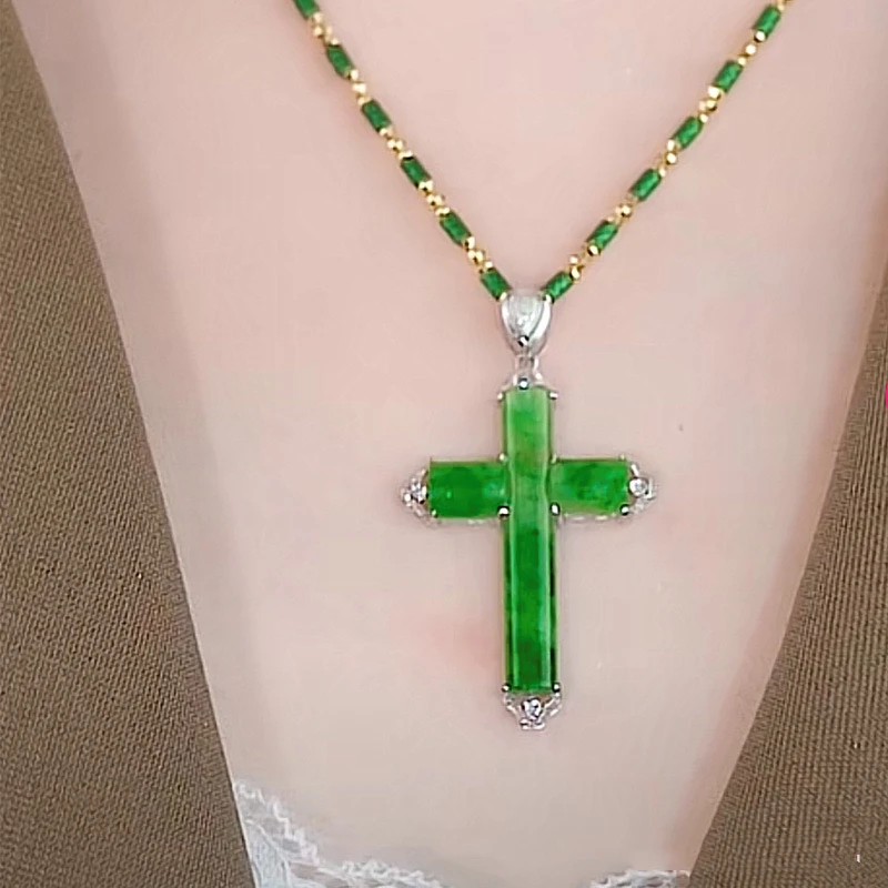 铜合金项链 2025年新款十字架挂件绿色镶嵌项链衣服饰配饰挂件