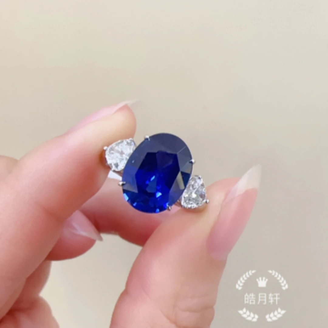 18k金镶嵌皇家蓝蓝宝石戒指 主石4.5克拉 钻石81分 吉尔德 GIA