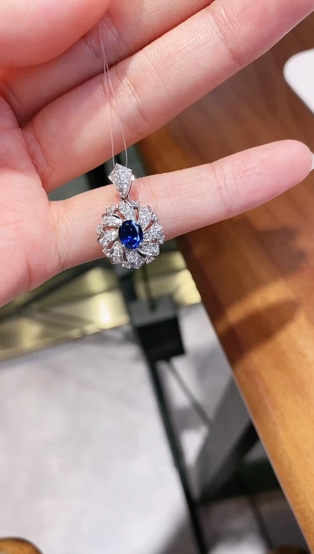【闪购商品】蓝宝石颈饰18K金镶嵌主石81分