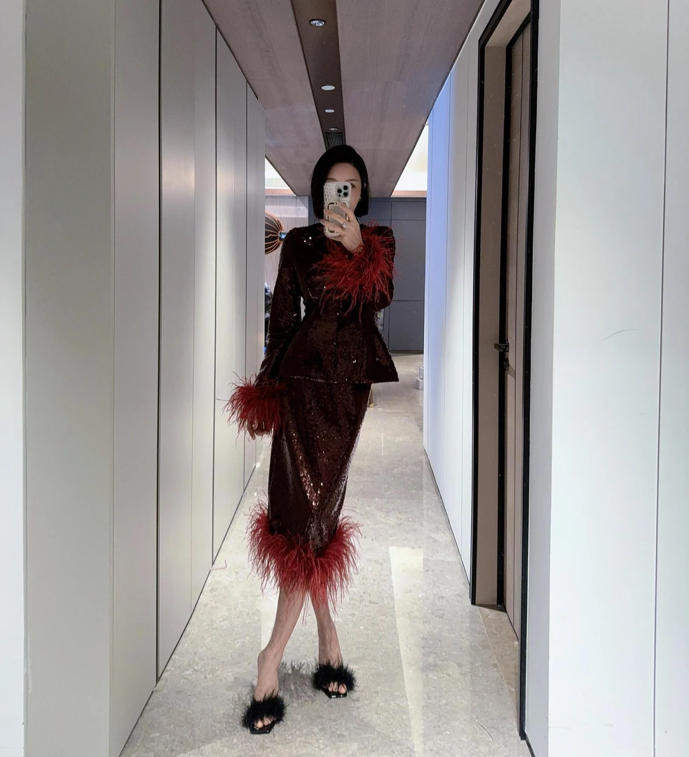 DOUWU【红色浪漫】满身亮片红黑两色毛毛袖盘扣上衣半套装TZ11660