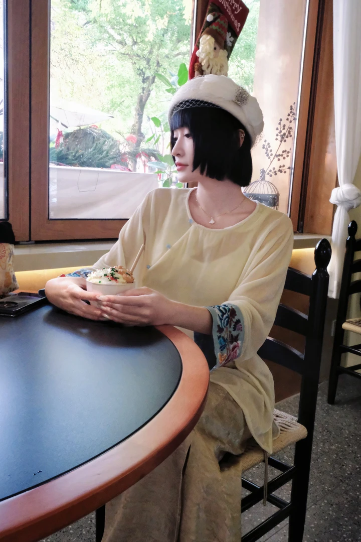 四時合序 新中式国风斜肩式桑蚕丝手推绣上衣打底