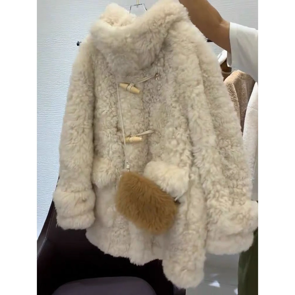 小个子羊羔绒毛毛外套女秋冬季新款皮毛一体牛角扣连帽毛茸茸皮草