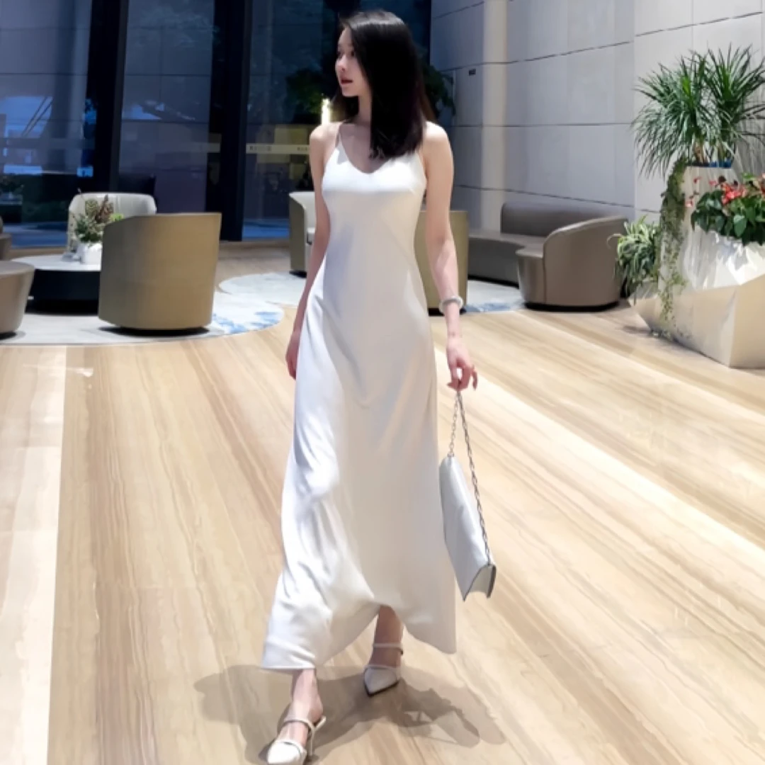 秒!NO退MEET YINA 设计师款丝滑斜裁黑色连衣裙夏季小众NNSS23009