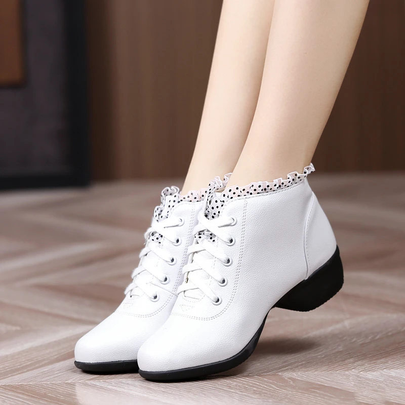 新款秋冬广场舞鞋女软底中老年舞蹈鞋真皮交谊舞水兵舞鞋妈妈鞋