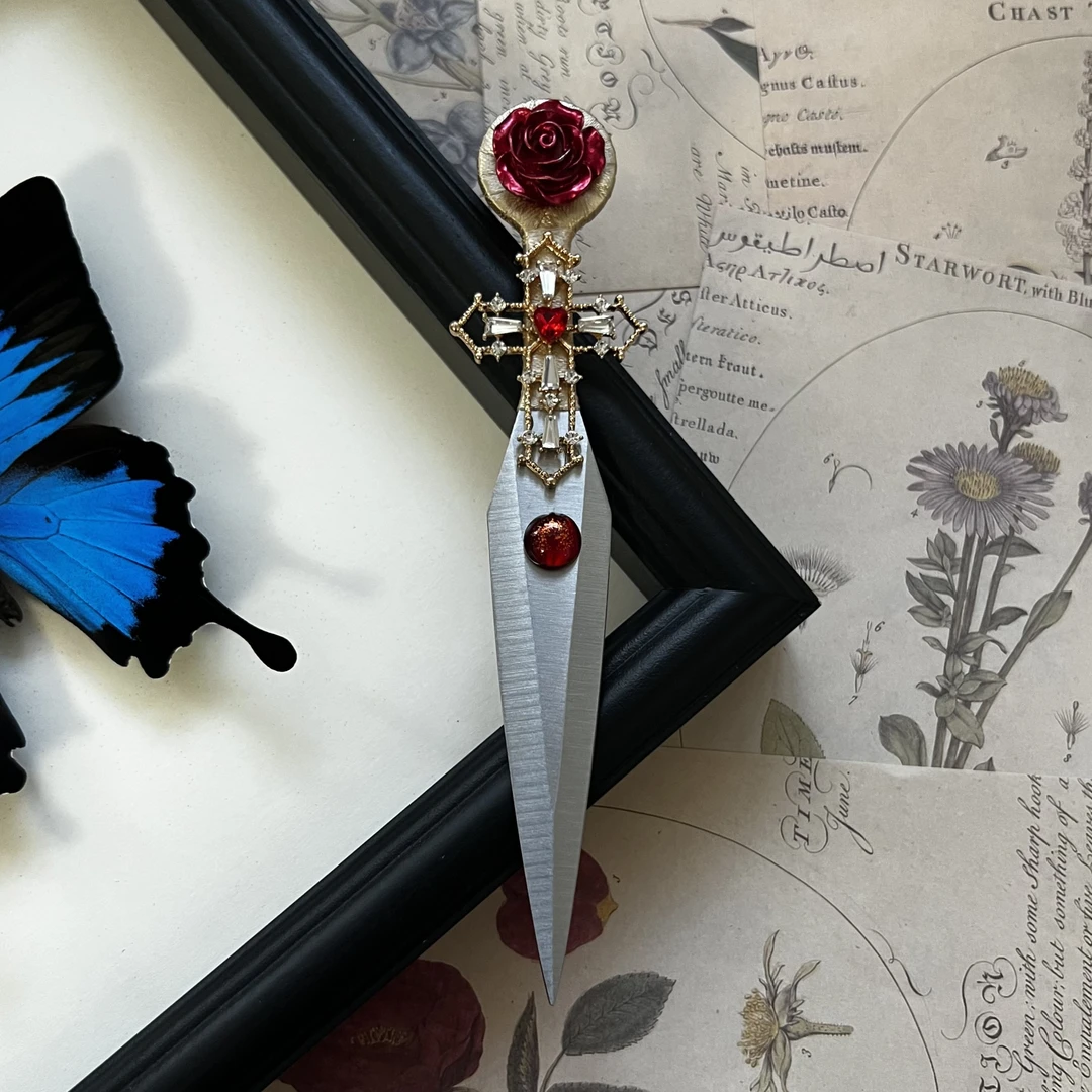 【赞德拉手作】原创欧式设计苦无手作刀金红十字架小众纯手工摆件