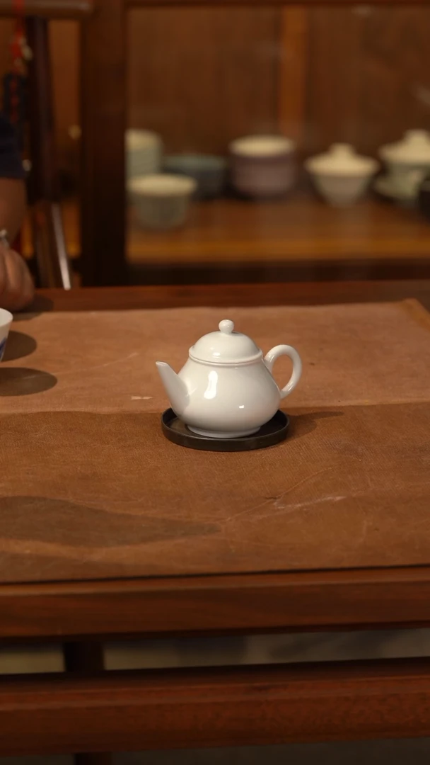 【闪购商品】微瑕款青白釉水平小壶120cc 把手有裂