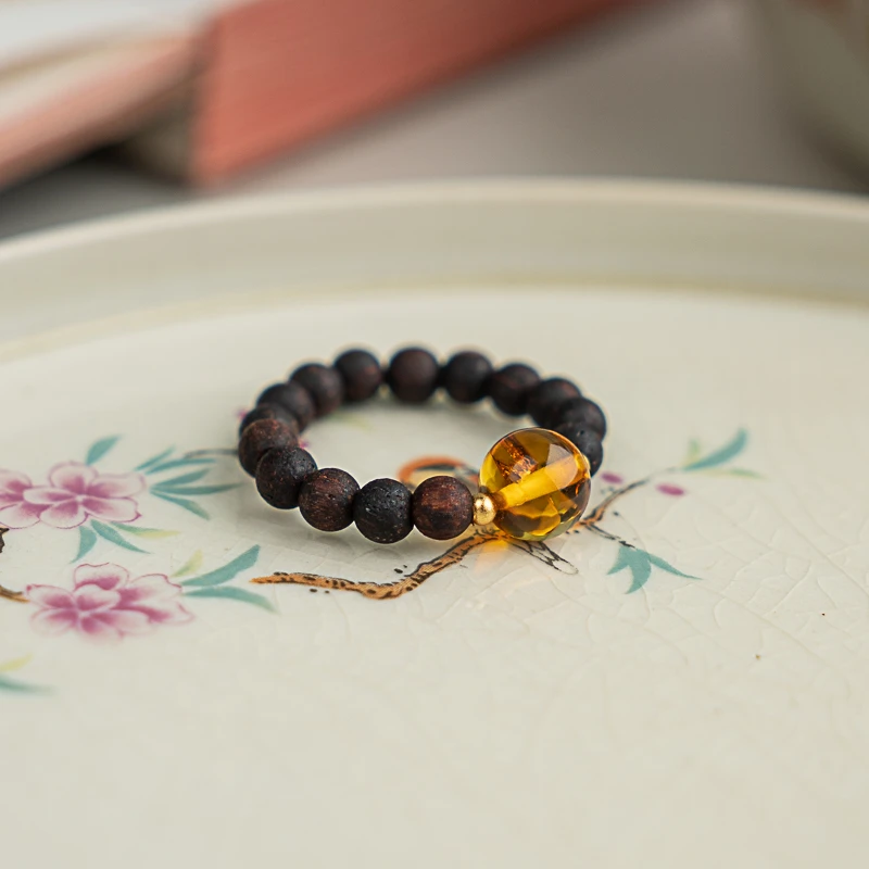 降真香4mm花珀戒指  XYJZX0763HSAE