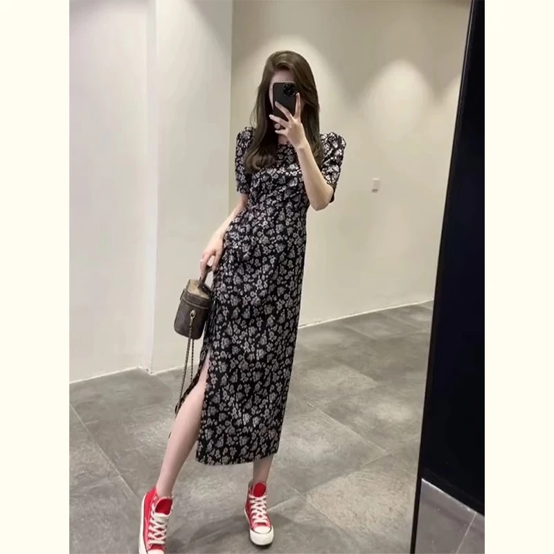 2024夏季新款轻奢小众高级感女装气场强大海边度假黑色碎花连衣裙