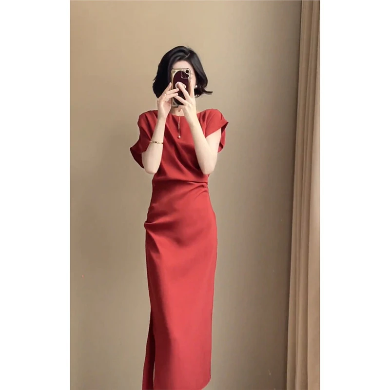 法式气质高级感名媛连衣裙夏季2024新款收腰显瘦中长款褶皱红裙子