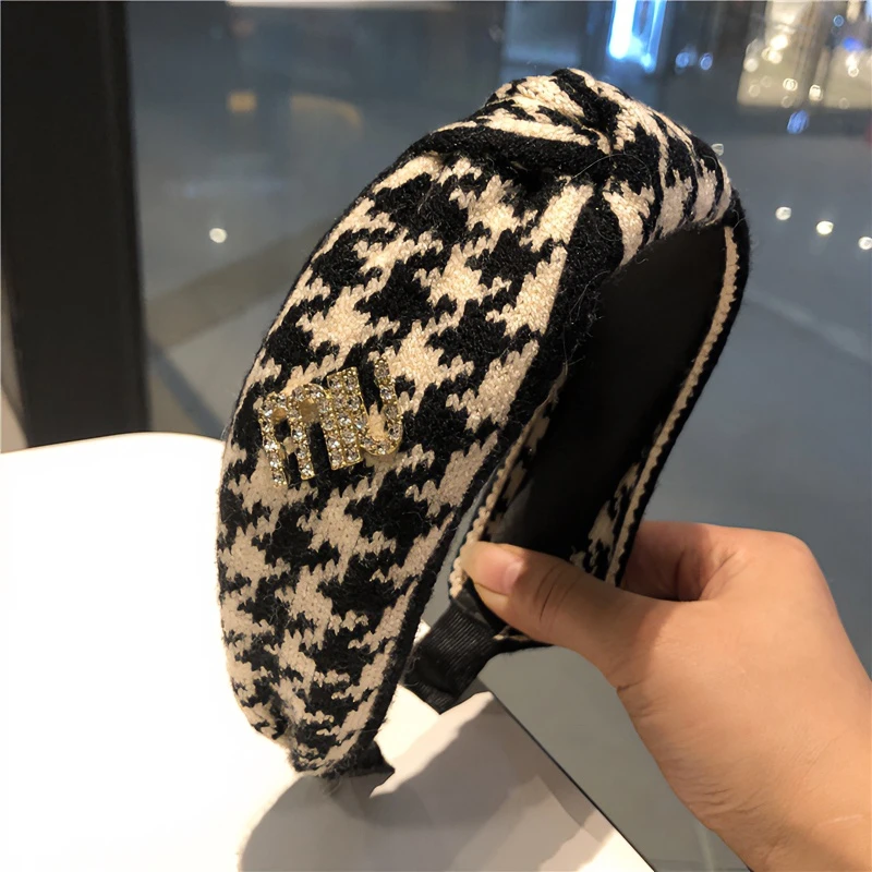非金属布艺发饰 2023年网红新款毛线发卡发箍女简约外出宽边针织
