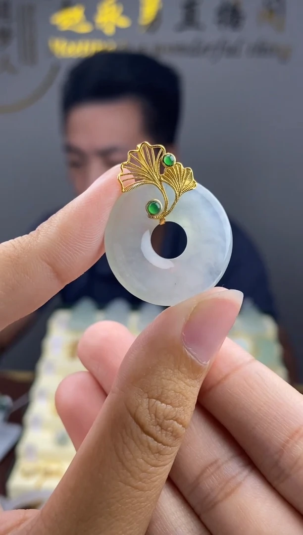 【闪购商品】翡翠颈饰18K金镶嵌甜甜圈