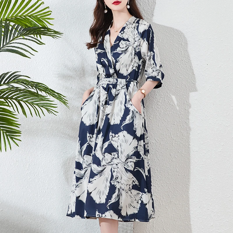 真丝连衣裙女2025夏季新款轻奢小个子度假高级感印花桑蚕丝连衣裙