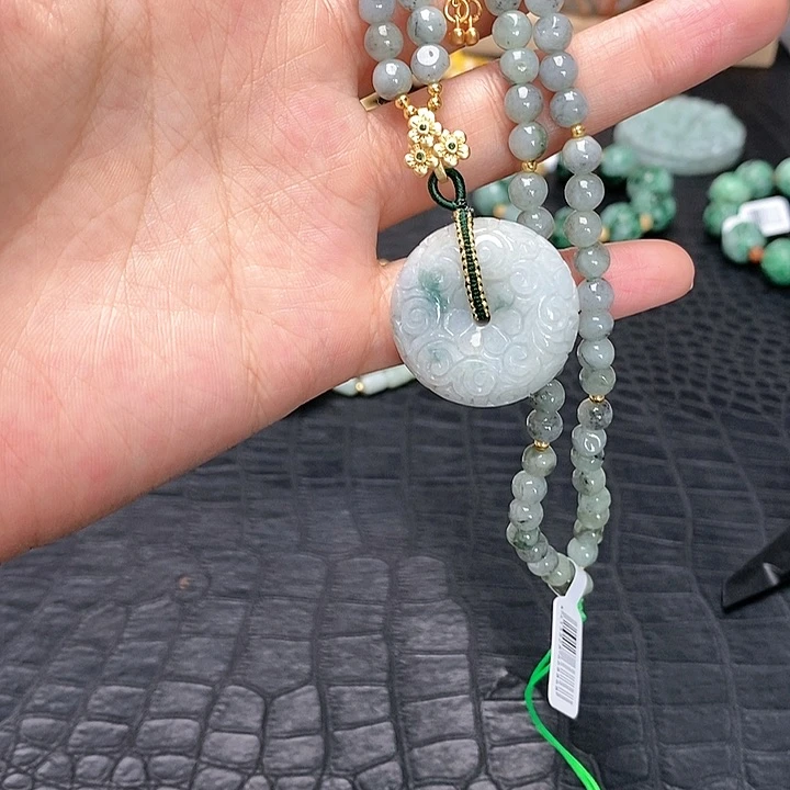 翡翠吊坠(赠链)未镶嵌翡翠吊坠链子赠予41