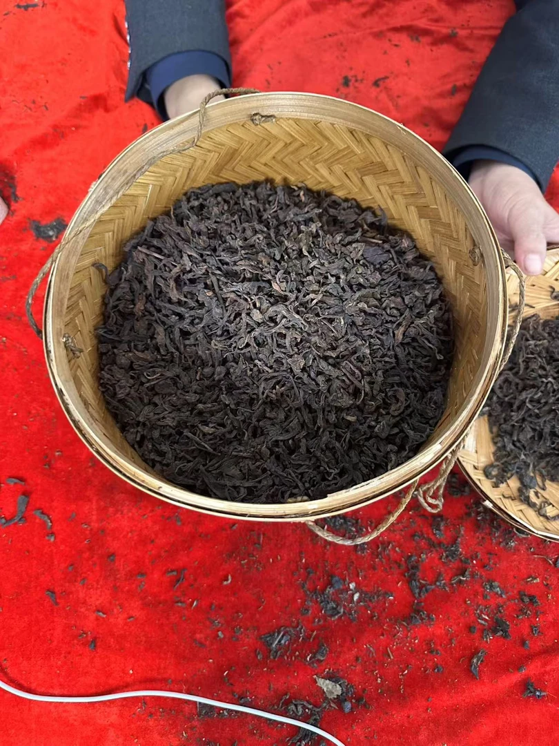 云南普洱茶1976年迷帝 窖藏老散茶熟茶2000g拍五发六
