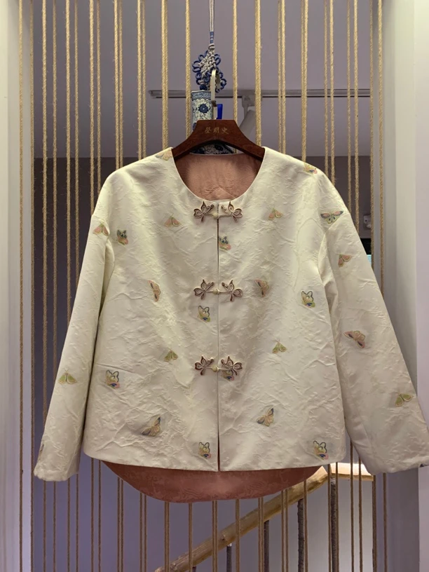 米白底蝴蝶云锦无领对襟前短后长蚕丝棉上衣