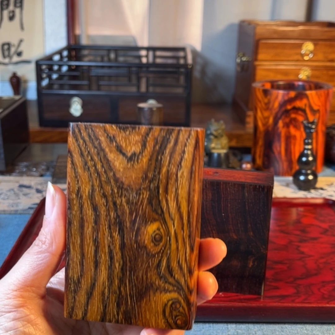 【闪购商品】檀木善**生烟盒