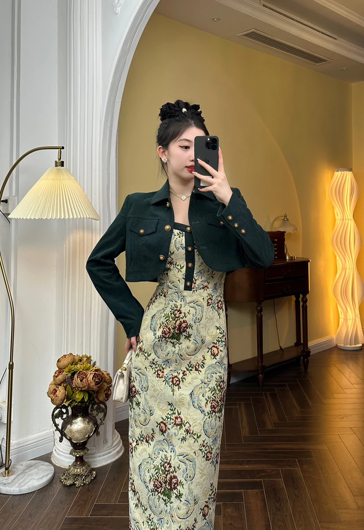 LAOXIAO服饰复古刺绣碎花早秋女灯芯绒法式套装211