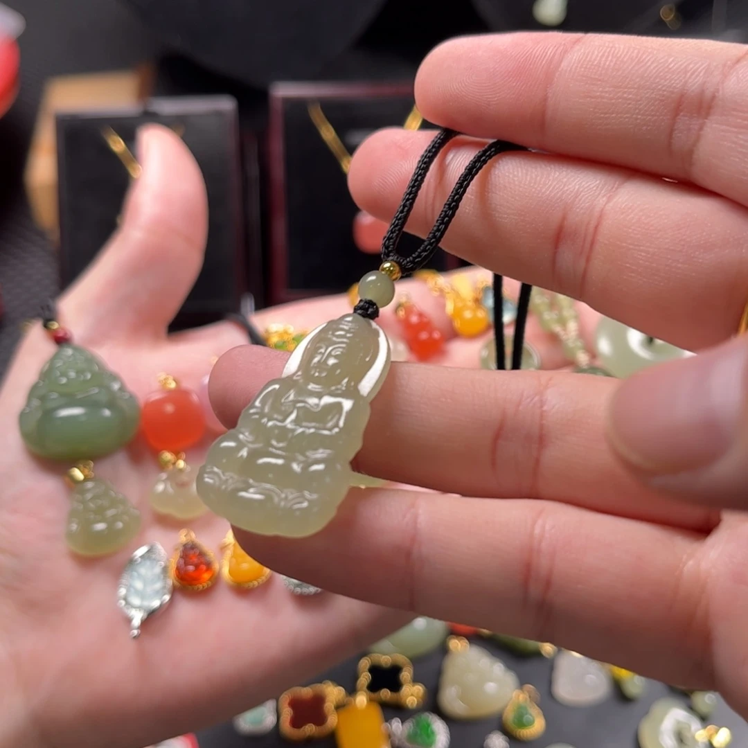 和田玉颈饰未镶嵌