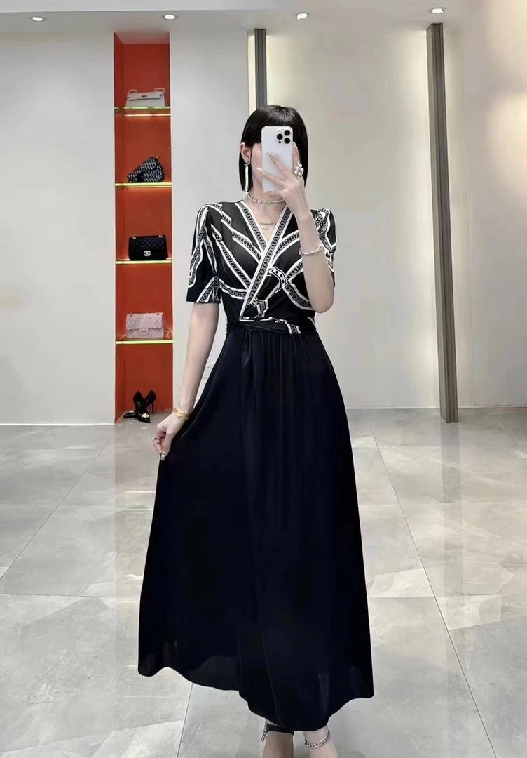 醋酸缎拼真丝花色连衣裙