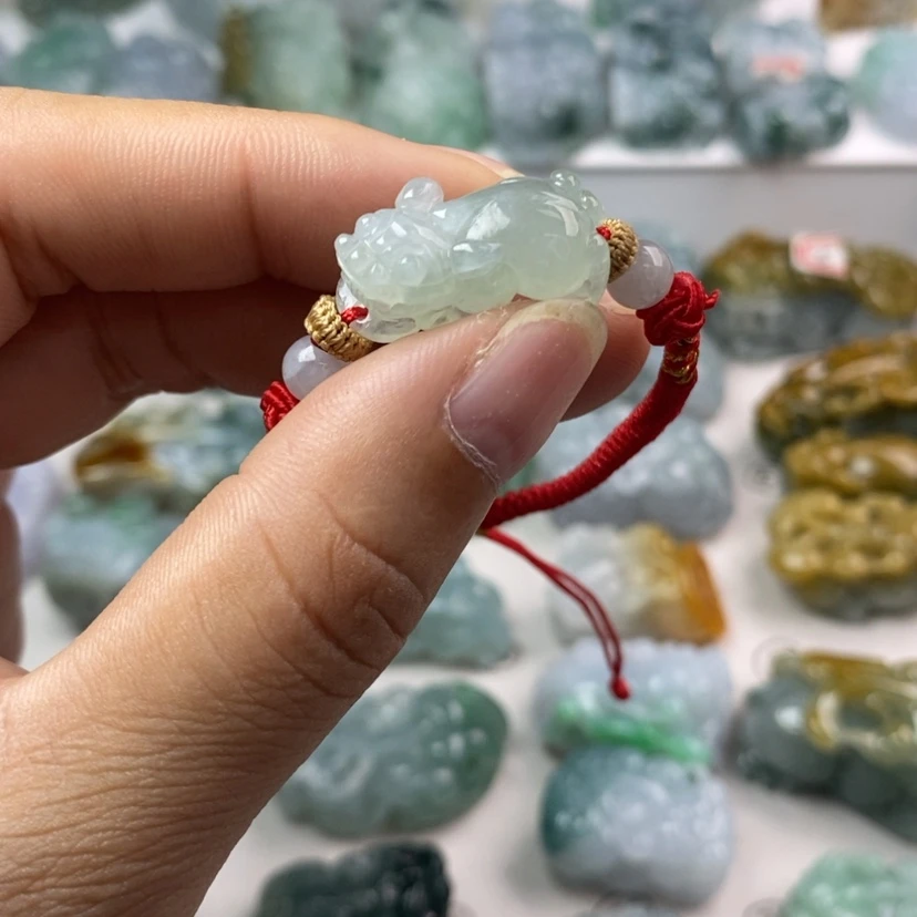 【闪购商品】翡翠颈饰未镶嵌舞*貔貅