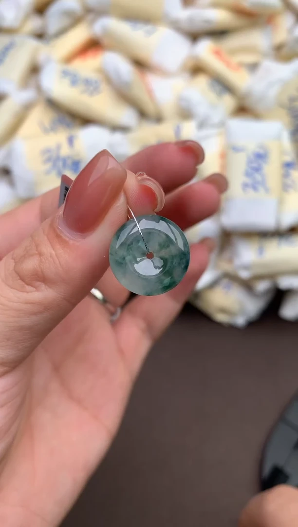 【闪购商品】翡翠挂件未镶嵌一