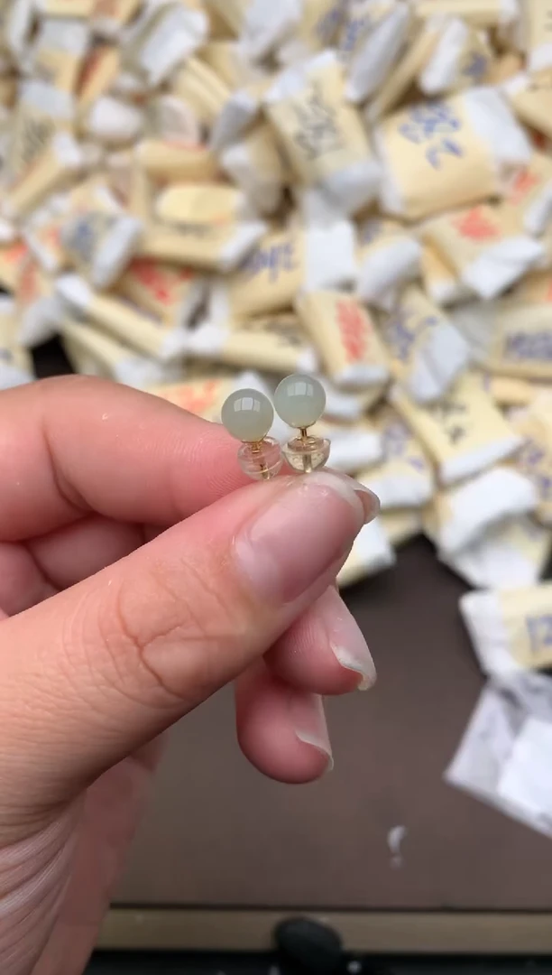 【闪购商品】和田玉耳钉银S925镶嵌(多样性发货)1对