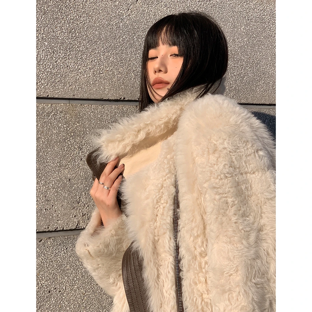 P1111Y2384托斯卡纳皮毛一体短款外套真皮羊羔毛卷毛皮草 08.02抖