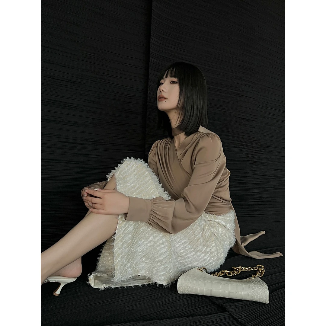 P0327C2572缎面绑带衬衫设计感别致长袖气质宽松女上衣08.05抖