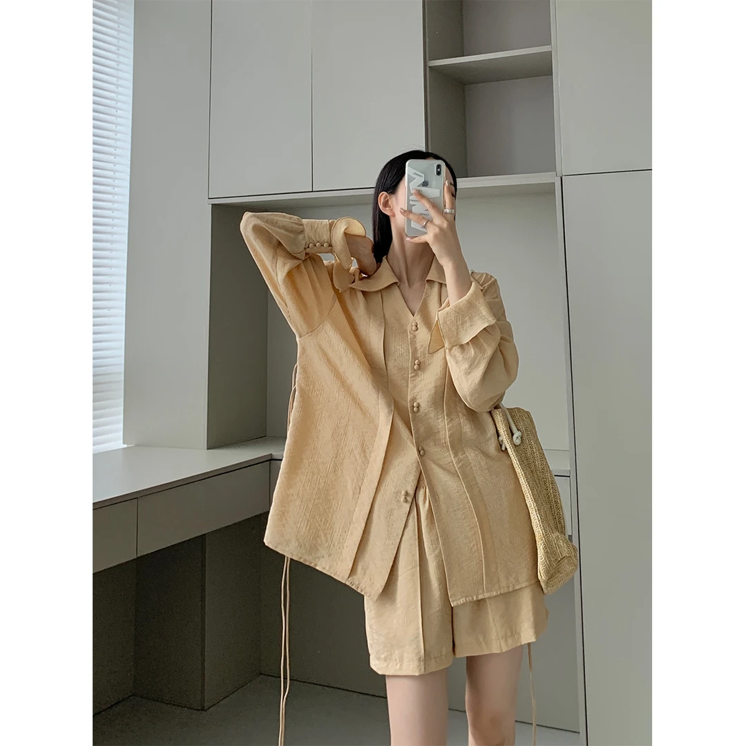 V领衬衫时尚套装女夏设计感休闲两件套P0712T2740  8.4 08.02抖