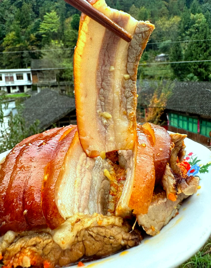 湖北恩施炸广椒扣肉美食红烧肉腌菜下饭熟食加热即食土碗装1碗