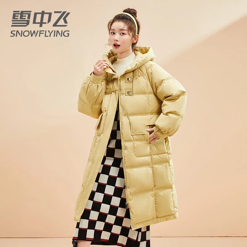 SNOW FLYING/雪中飞【皮袢扣款】立体显瘦长款羽绒服时尚设计防寒